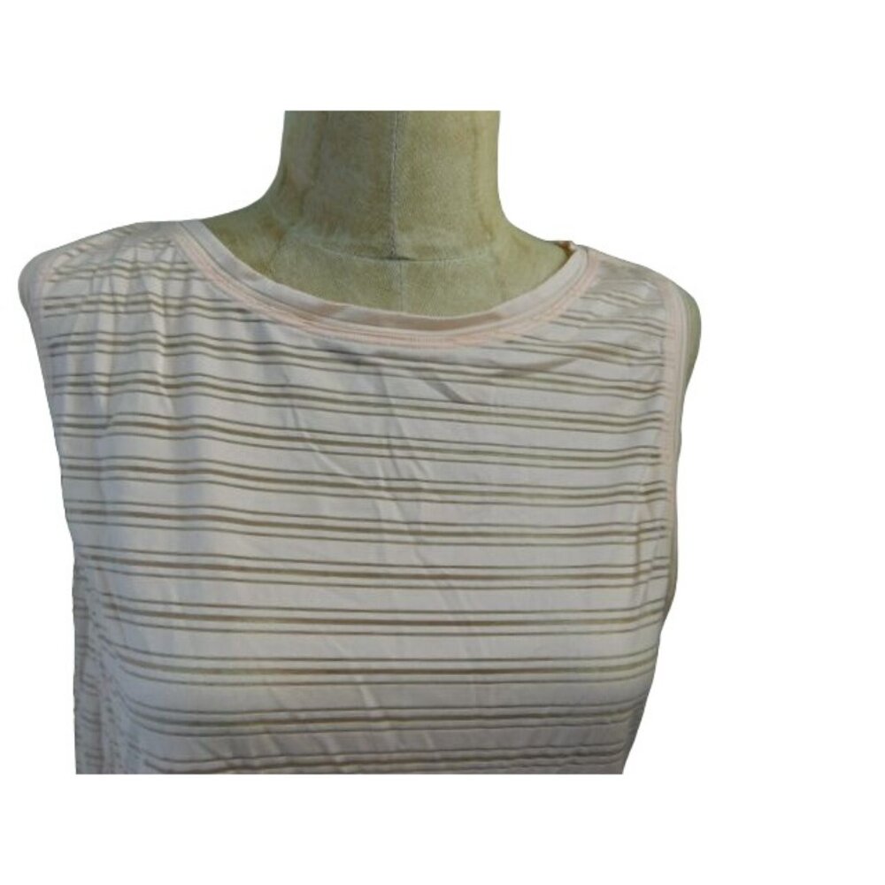 Lululemon Size 10 Pink Open Back Athletic Activewear Top EUC - Picture 2 of 3